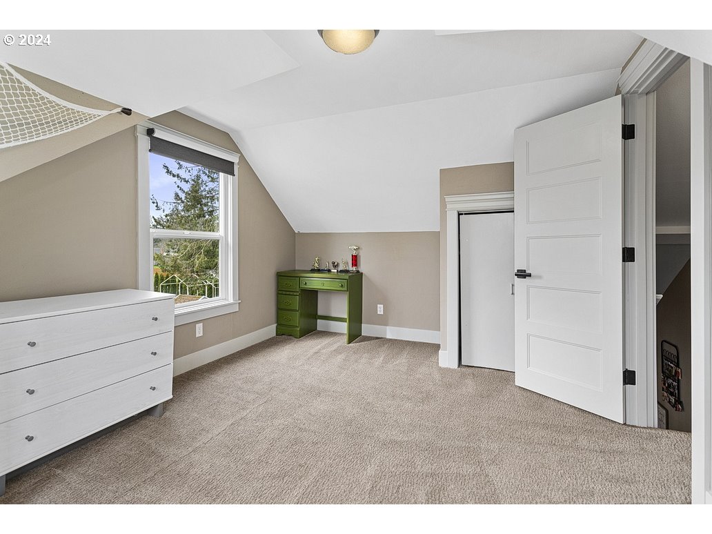 5360 Southeast Chase Road Gresham, OR 97080 - Photo 18 of 48 a view of an empty room with a window