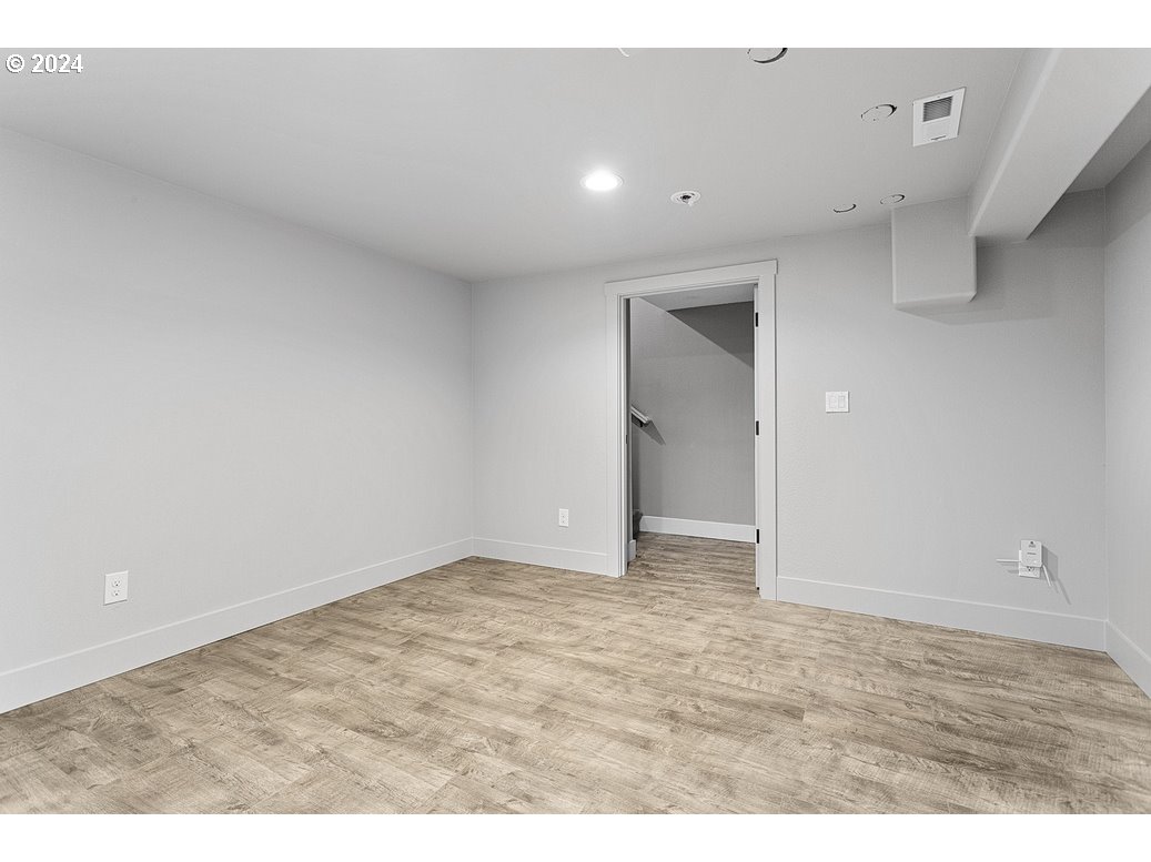 5360 Southeast Chase Road Gresham, OR 97080 - Photo 36 of 48 a view of an empty room