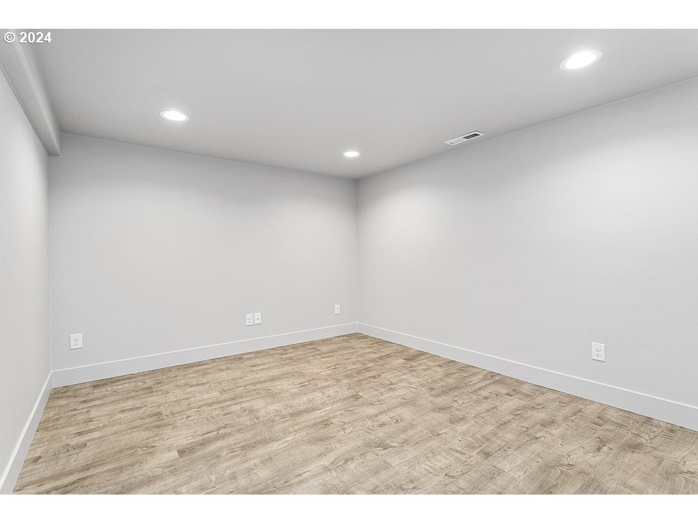 5360 Southeast Chase Road Gresham, OR 97080 - Photo 37 of 48 a view of empty room