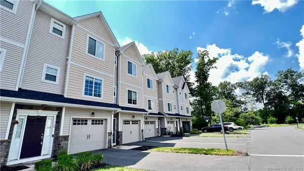 $2,750 | 116 Pepin Place, Unit 116, South Windsor, CT 06074