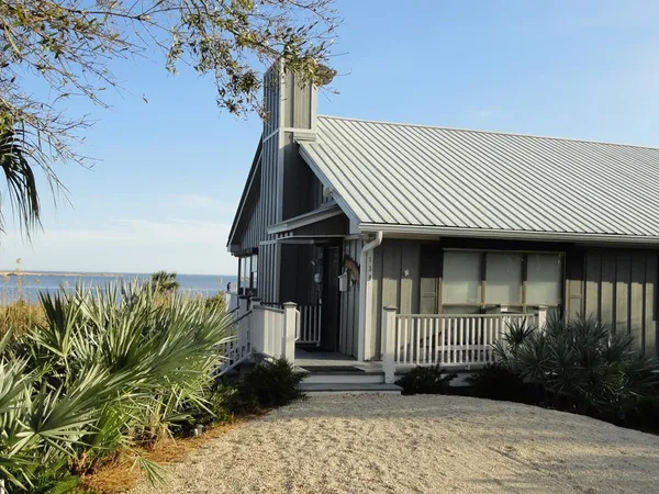 $699,000 | 130 Bay Avenue, Apalachicola, FL 32320