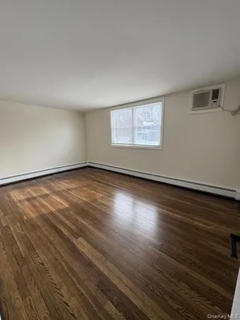 $3,000 | 1 Gilbert Avenue, Unit 6, Smithtown, NY 11787