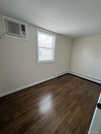 $3,000 | 1 Gilbert Avenue, Unit 6, Smithtown, NY 11787