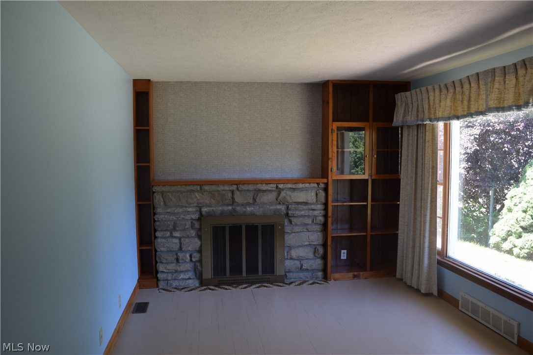 5040 2nd Street Northwest Canton, OH 44708 - Photo 6 of 45 Wood shelving