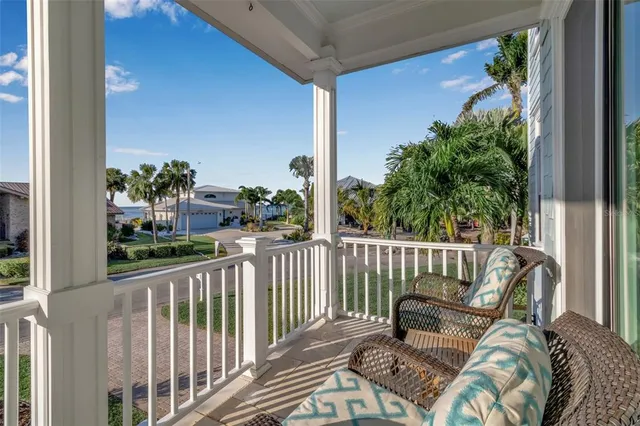 $3,950,000 | 718 Key Royale Drive, Holmes Beach, FL 34217