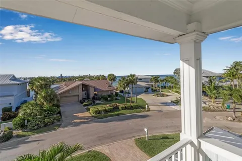 $3,950,000 | 718 Key Royale Drive, Holmes Beach, FL 34217