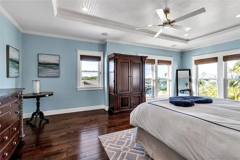 $3,950,000 | 718 Key Royale Drive, Holmes Beach, FL 34217