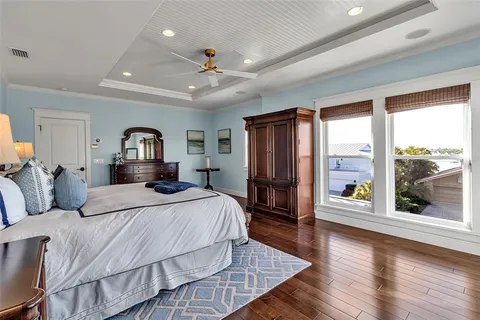 $3,950,000 | 718 Key Royale Drive, Holmes Beach, FL 34217