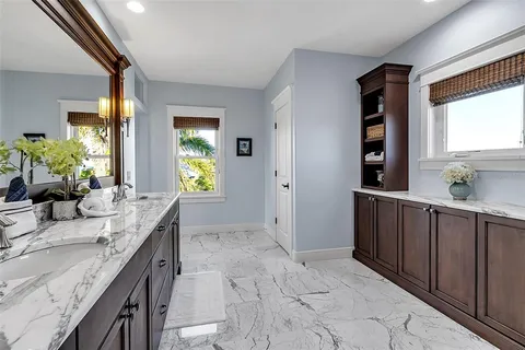 $3,950,000 | 718 Key Royale Drive, Holmes Beach, FL 34217