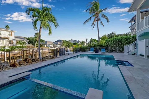 $3,950,000 | 718 Key Royale Drive, Holmes Beach, FL 34217