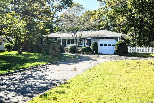 $510,000 | 190 South Dunton Avenue, East Patchogue, NY 11772