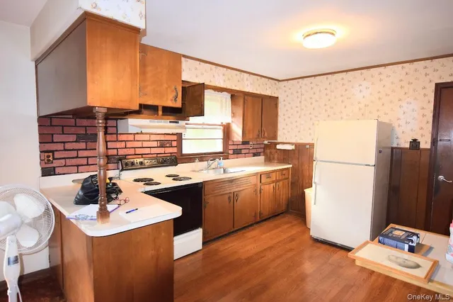 $510,000 | 190 South Dunton Avenue, East Patchogue, NY 11772