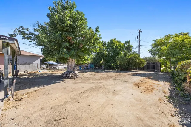 a view of road and trees