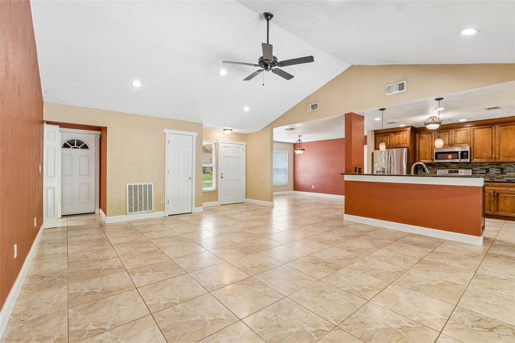 15109 Springview Street Tampa, FL 33624 - Photo 8 of 31