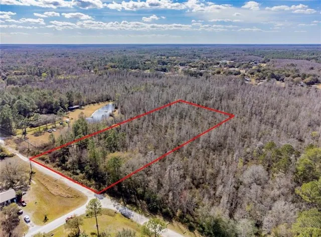 a view of a outdoor space