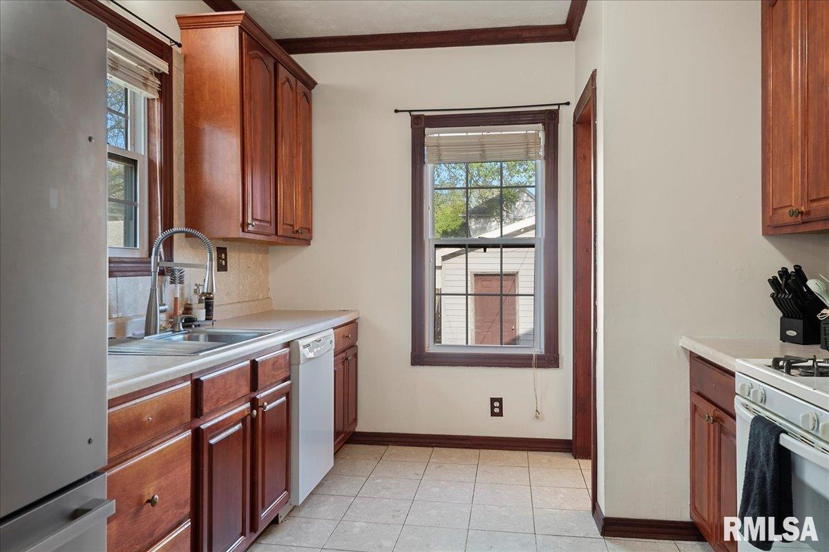 424 South Adelia Street Springfield, IL 62704 - Photo 12 of 37 Gallery Image 12