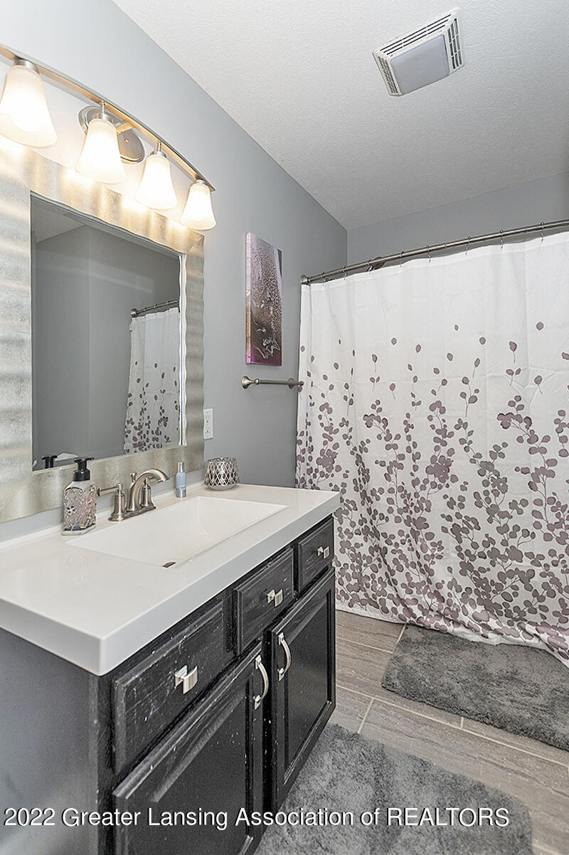 3903 Rudyard Way Lansing, MI 48906 - Photo 24 of 25 Full Bath 2nd Floor