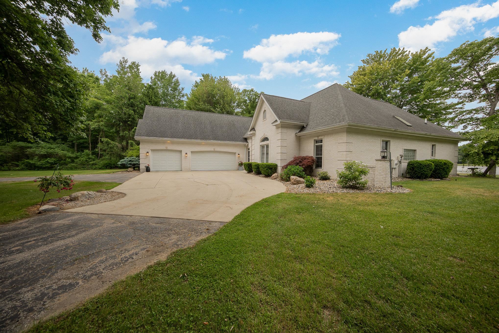 3190 South Brennan Road Hemlock, MI 48626 - Photo 3 of 42