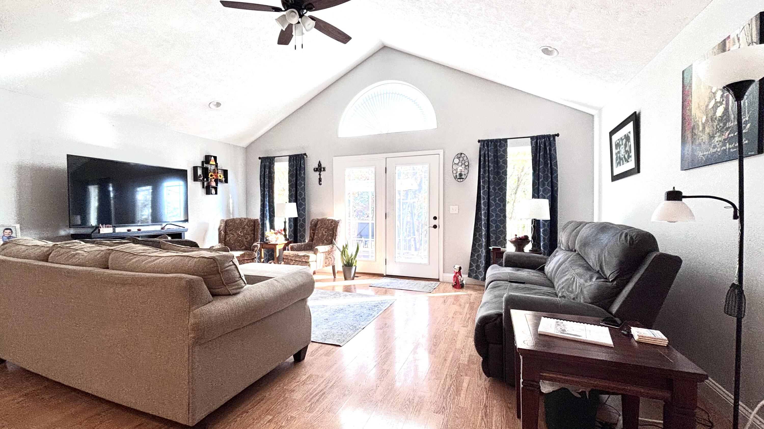 22 Old Southern Road Branson, MO 65616 - Photo 19 of 43 living-room-home-for-sale-branson