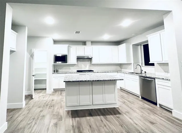 $2,800 | 6242 Lake Brook Drive, Pilot Point, TX 76258