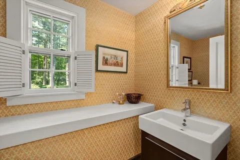 $3,950,000 | 4 Claybrook Road, Dover, MA 02030