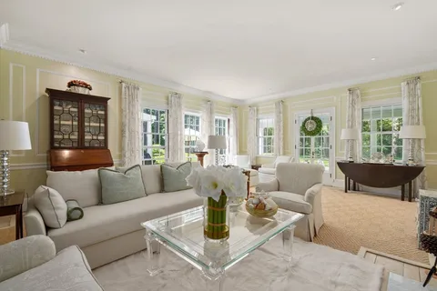 $3,950,000 | 4 Claybrook Road, Dover, MA 02030