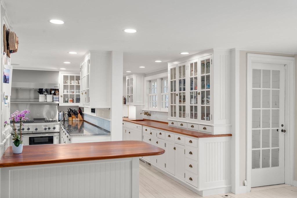 4 Claybrook Road Dover, MA 02030 - Photo 9 of 42