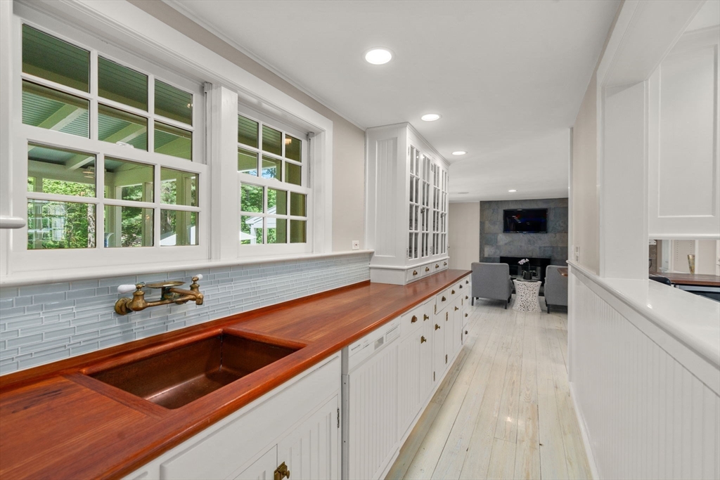 4 Claybrook Road Dover, MA 02030 - Photo 10 of 39