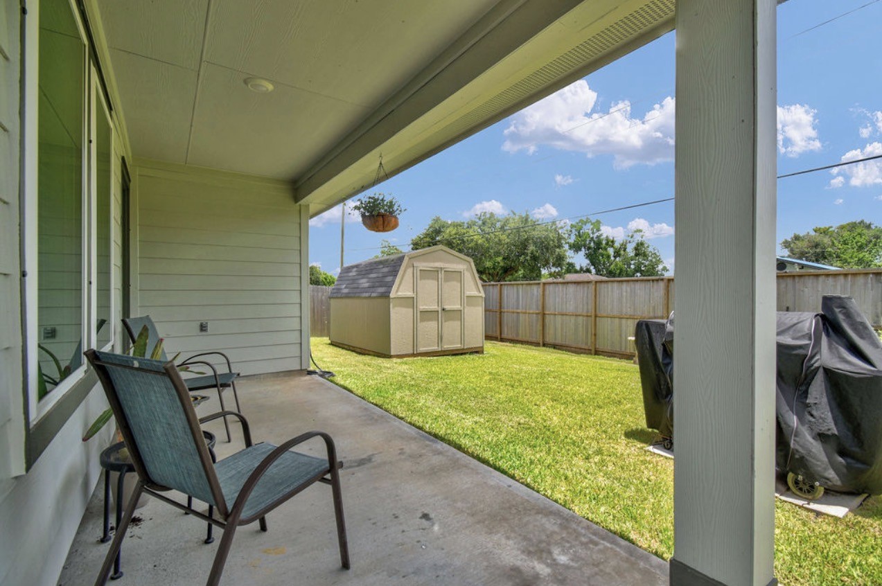 328 Amy Street Angleton, TX 77515 - Photo 22 of 26
