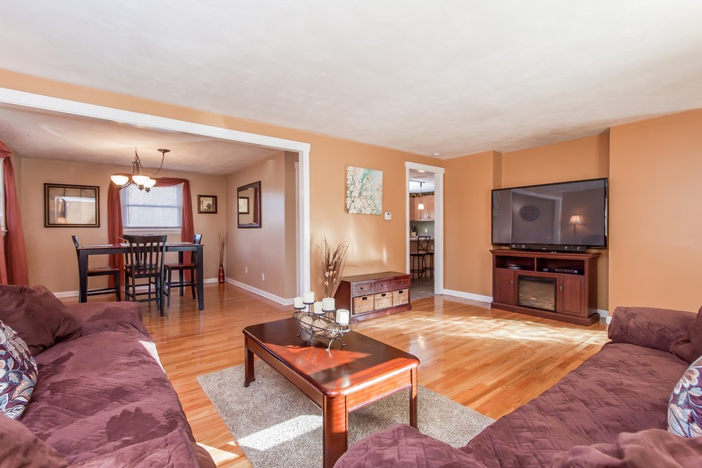 336 Forest Hills Road Springfield, MA 01128 - Photo 10 of 30 Gallery Image 10