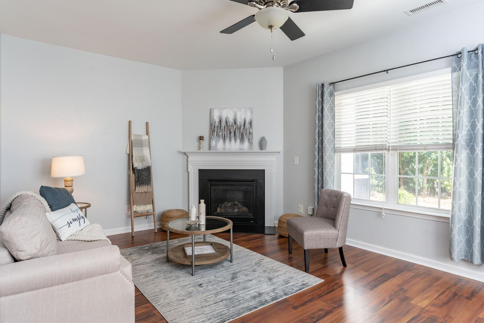 3117 Manhasset Lane Raleigh, NC 27604 - Photo 4 of 23 Beautiful living room