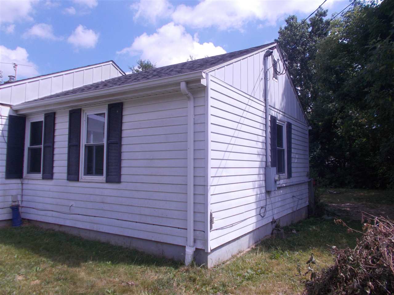 4188 Risedorph Street Burton, MI 48509 - Photo 13 of 16 50081984-12.JPG
