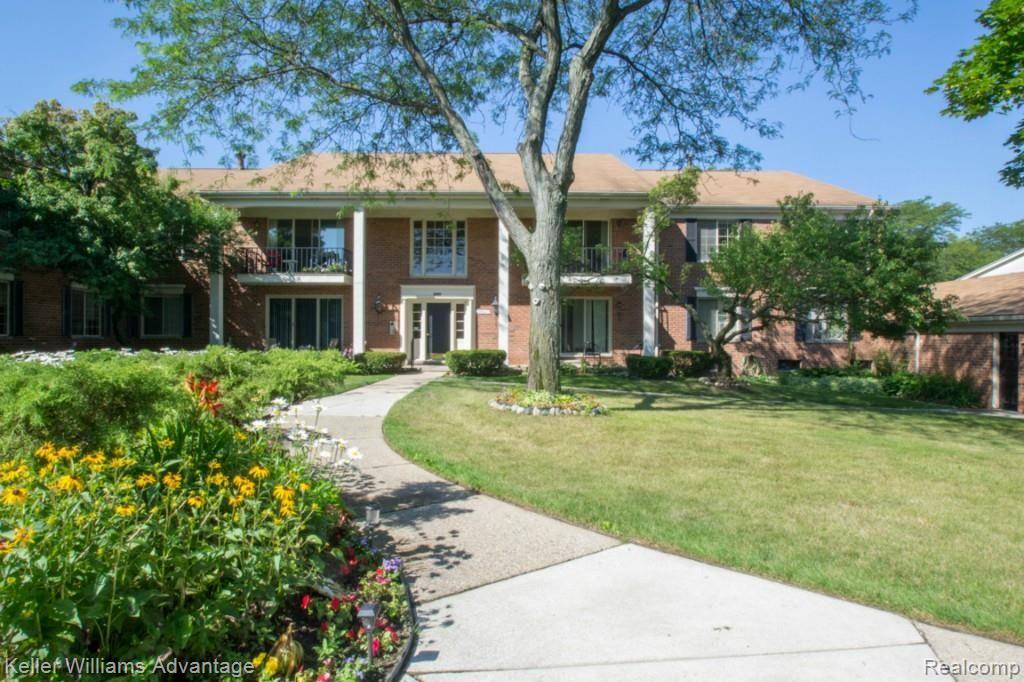 29620 Middlebelt Road, Unit 2903 Farmington Hills, MI 48334 - Photo 1 of 25
