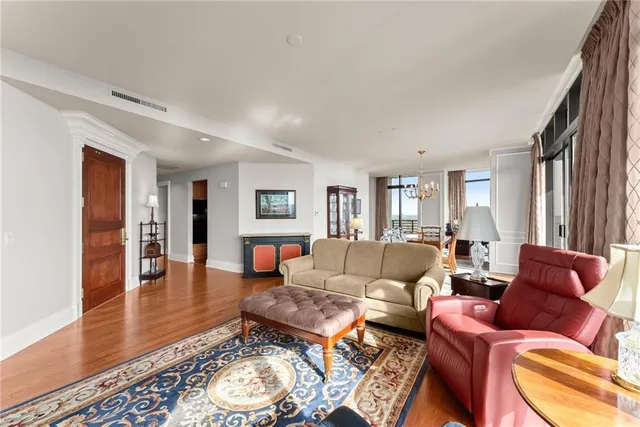 $1,100,000 | 750 Park Avenue Northeast, Unit 29E, Atlanta, GA 30326