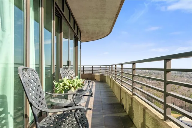 $1,100,000 | 750 Park Avenue Northeast, Unit 29E, Atlanta, GA 30326