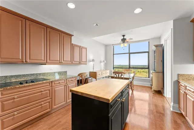 $1,100,000 | 750 Park Avenue Northeast, Unit 29E, Atlanta, GA 30326