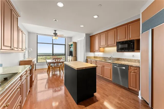 $1,100,000 | 750 Park Avenue Northeast, Unit 29E, Atlanta, GA 30326