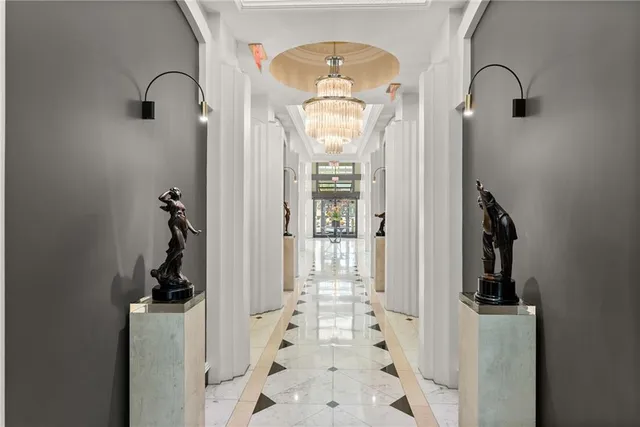 $1,100,000 | 750 Park Avenue Northeast, Unit 29E, Atlanta, GA 30326
