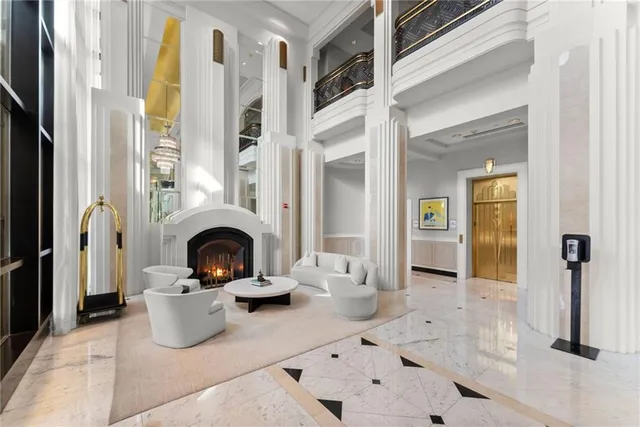 $1,100,000 | 750 Park Avenue Northeast, Unit 29E, Atlanta, GA 30326