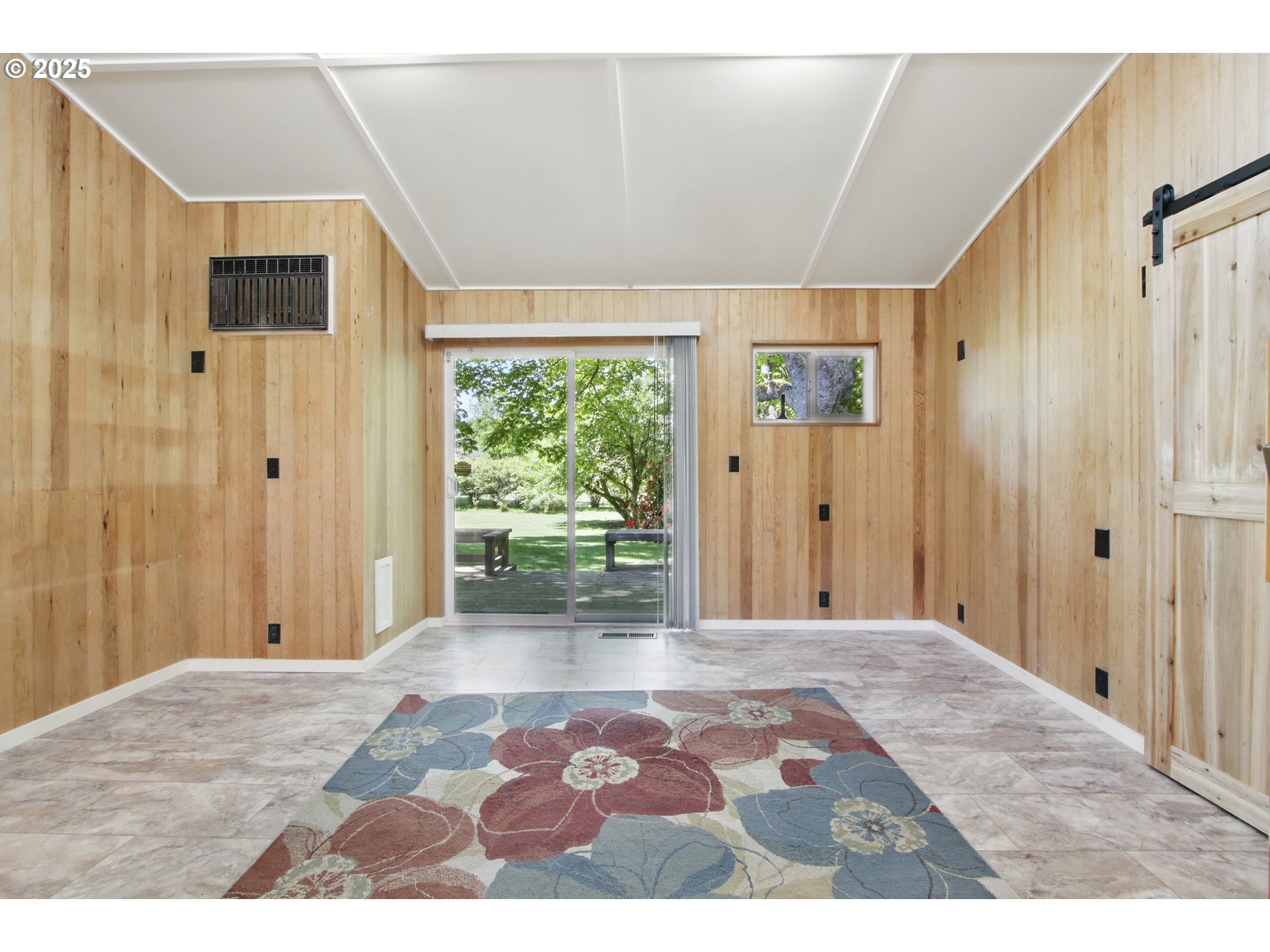 2075 Southeast Palmblad Road Gresham, OR 97080 - Photo 13 of 36 Den/Office