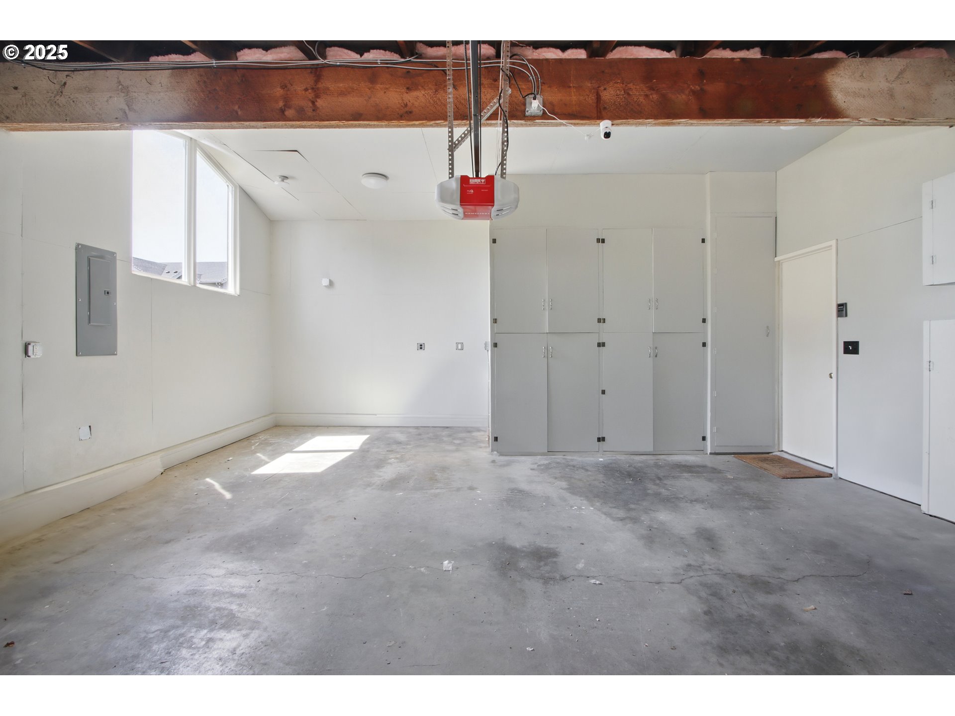 2075 Southeast Palmblad Road Gresham, OR 97080 - Photo 30 of 36 Garage