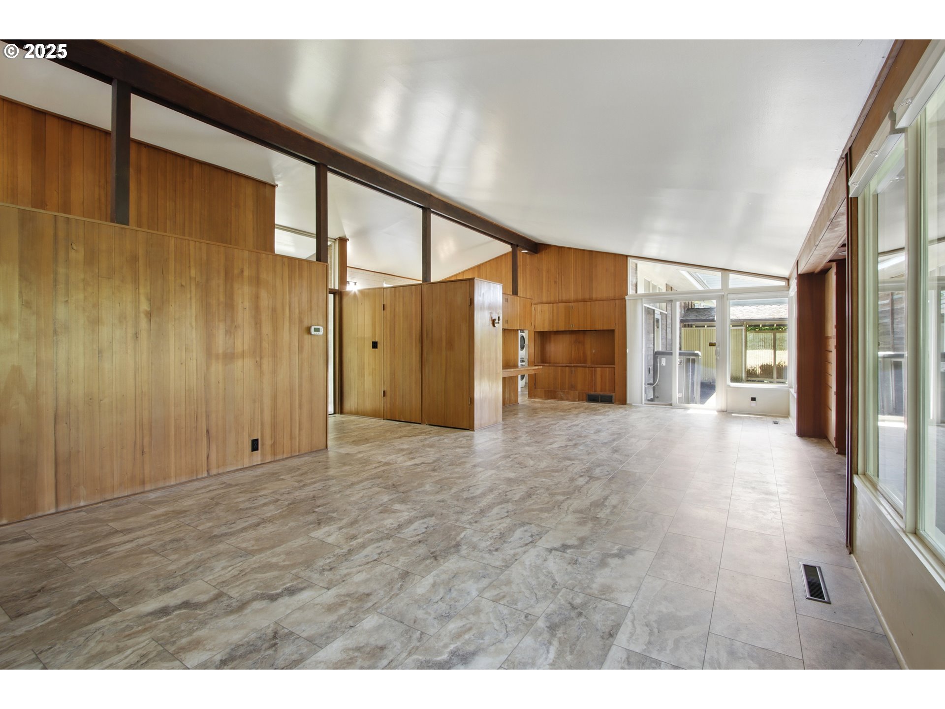 2075 Southeast Palmblad Road Gresham, OR 97080 - Photo 5 of 36