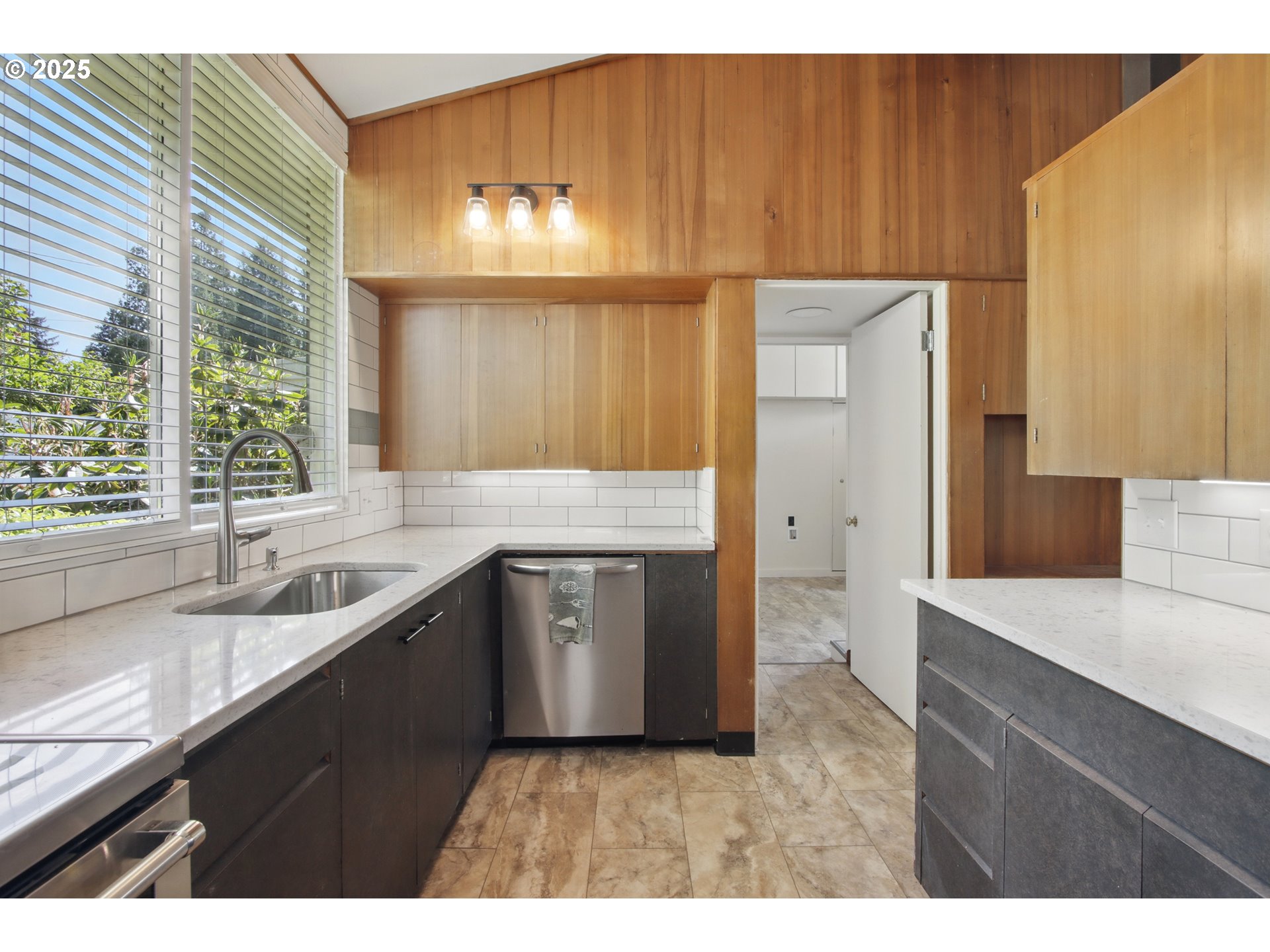 2075 Southeast Palmblad Road Gresham, OR 97080 - Photo 9 of 36