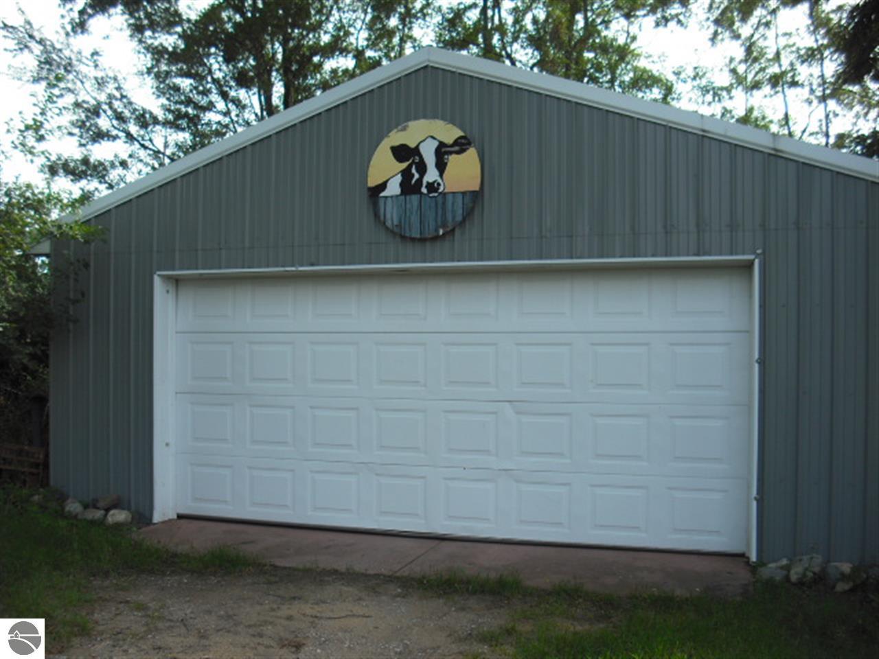 6157 Secor Road Traverse City, MI 49685 - Photo 6 of 24 1776104-6.JPG