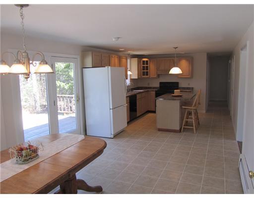 44 Hadlock Road Falmouth, ME 04105 - Photo 7 of 19 Kitchen.