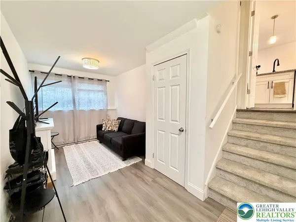 $2,850 | 1114 Whitehall Avenue, Easton, PA 18045