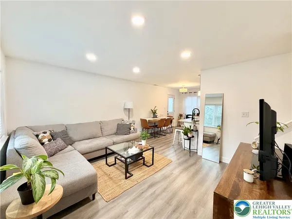 $2,850 | 1114 Whitehall Avenue, Easton, PA 18045