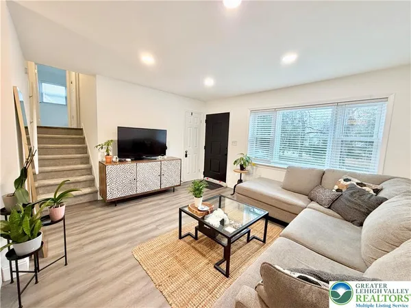 $2,850 | 1114 Whitehall Avenue, Easton, PA 18045