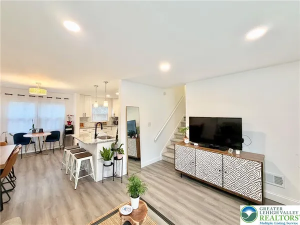 $2,850 | 1114 Whitehall Avenue, Easton, PA 18045