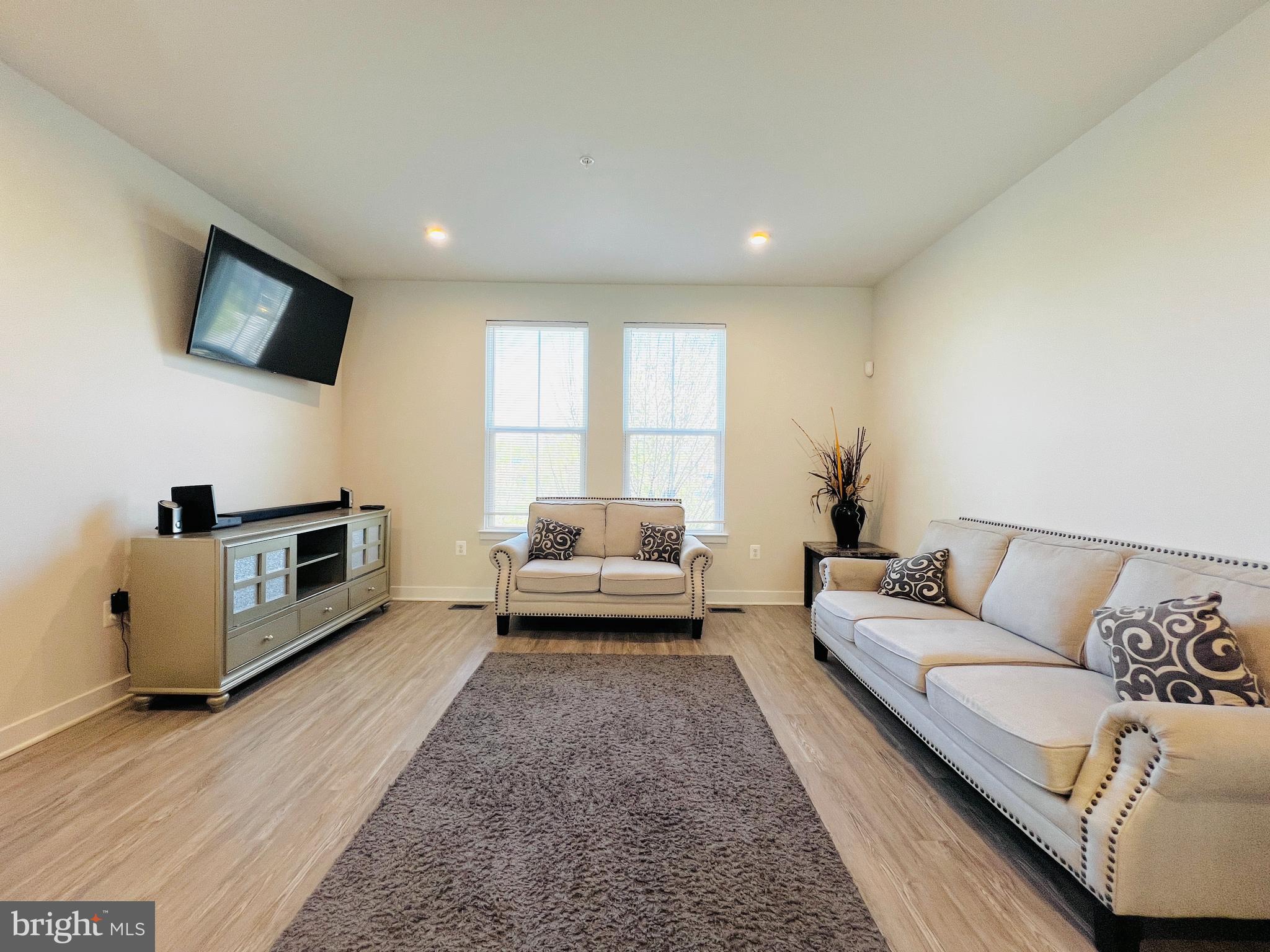 4637 Towne Park Road Suitland, MD 20746 - Photo 9 of 49